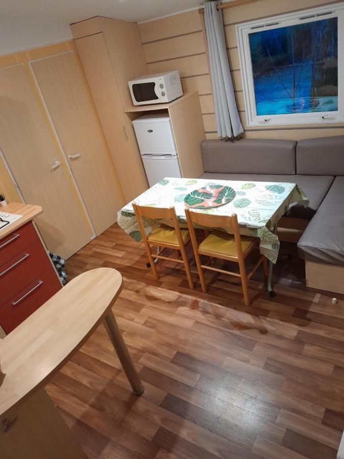 Saint-Chéron Location Mobil-Home Le Parc Des Roches מראה חיצוני תמונה