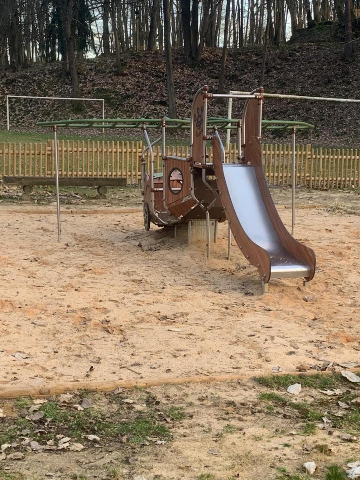 Saint-Chéron Location Mobil-Home Le Parc Des Roches מראה חיצוני תמונה